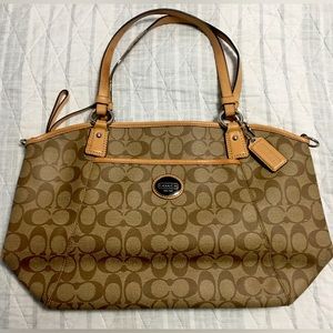 Coach Peyton Signature Tote